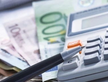 Εκτός 120 δόσεων η μεσαία τάξη λόγω των νέων φόρων